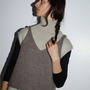 Jaggery London Solito vest / highland wool / smoked amber